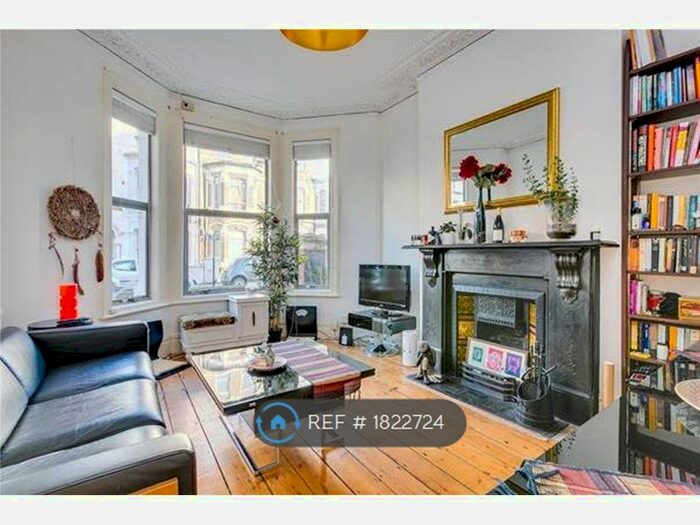 2 Bedroom Flat To Rent In Ground Floor, London, SW9