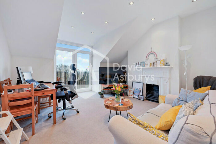 2 Bedroom Apartment To Rent In Muswell Hill Road, Muswell Hill, London, N10