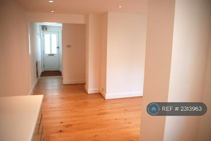 1 Bedroom Flat To Rent In Hampton Place, Brighton, BN1