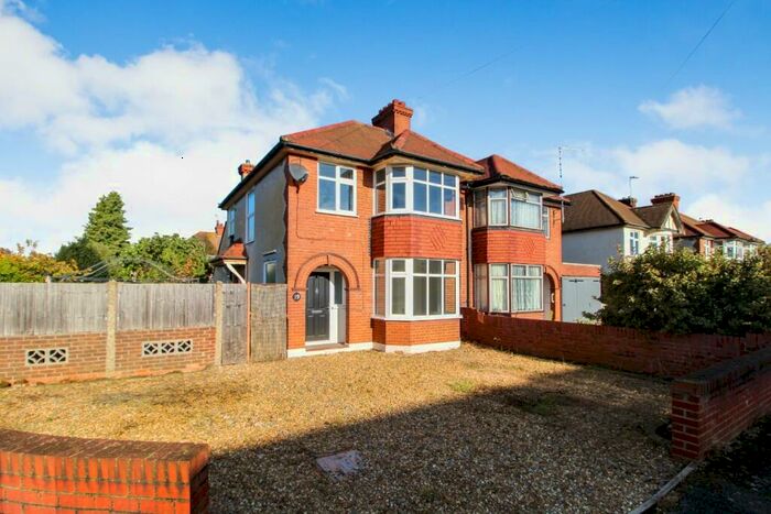 3 Bedroom Semi-Detached House To Rent In Birchdale Avenue, Kempston, Bedford, MK42
