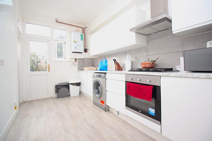4 Bedroom Terraced House To Rent In Sussex Road, Harrow, HA1