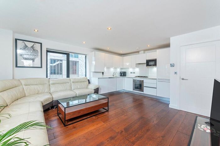 2 Bedroom Flat To Rent In Loren Apartments, Blair Street, E14