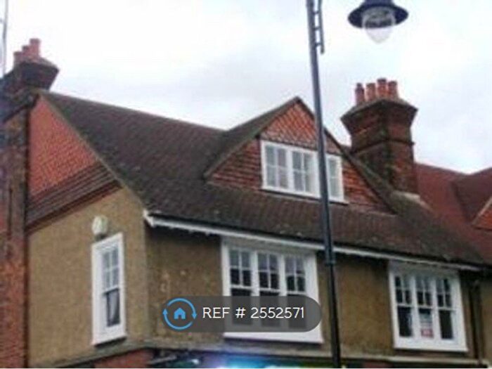 2 Bedroom Maisonette To Rent In High Street, Stevenage, SG1
