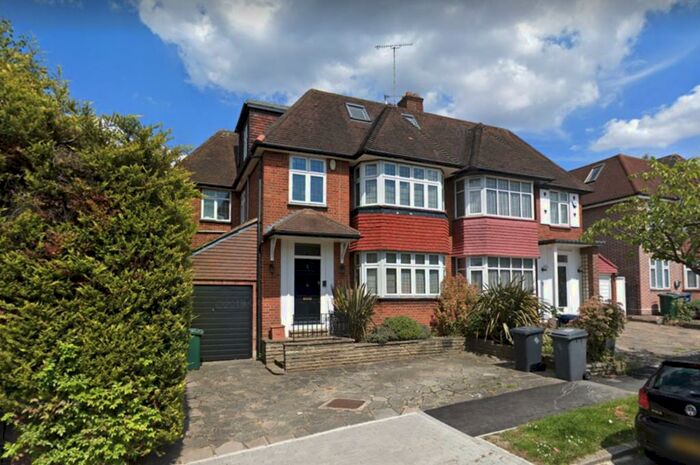 6 Bedroom Semi-Detached House To Rent In Dorchester Gardens, Hampstead Garden Suburb Borders, NW11