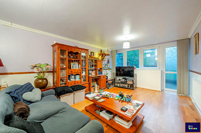 2 Bedroom Apartment For Sale In Levison Way, N19