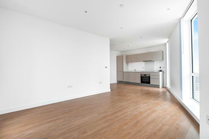 2 Bedroom Apartment To Rent In Royal Winchester House, Bracknell, RG12