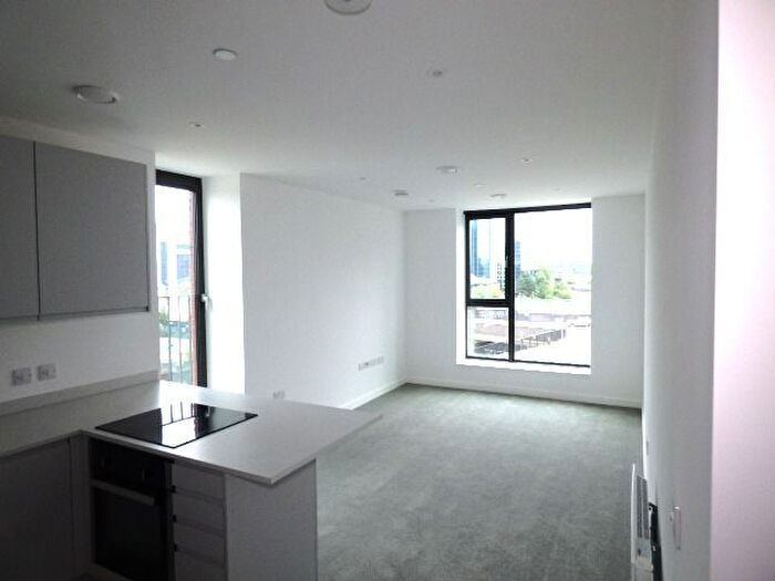 3 Bedroom Flat To Rent In Wharf End, Trafford Park, Manchester, M17