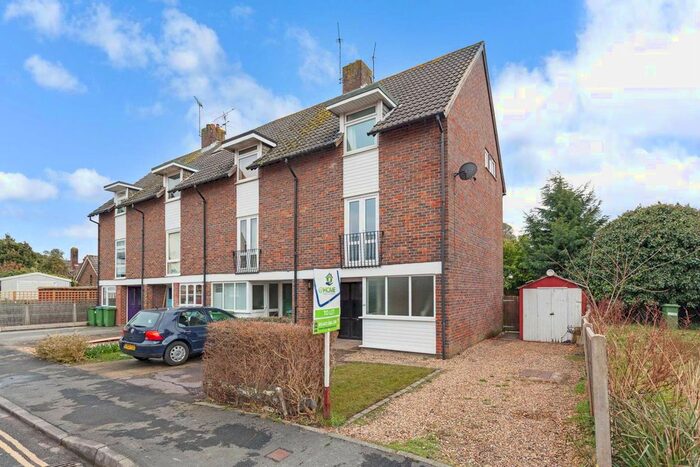 2 Bedroom End Of Terrace House To Rent In Bedford Road, Horsham, RH13