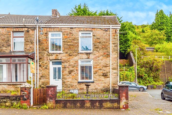 3 Bedroom End Of Terrace House For Sale In Oxford Street, Pontycymer, Bridgend, CF32