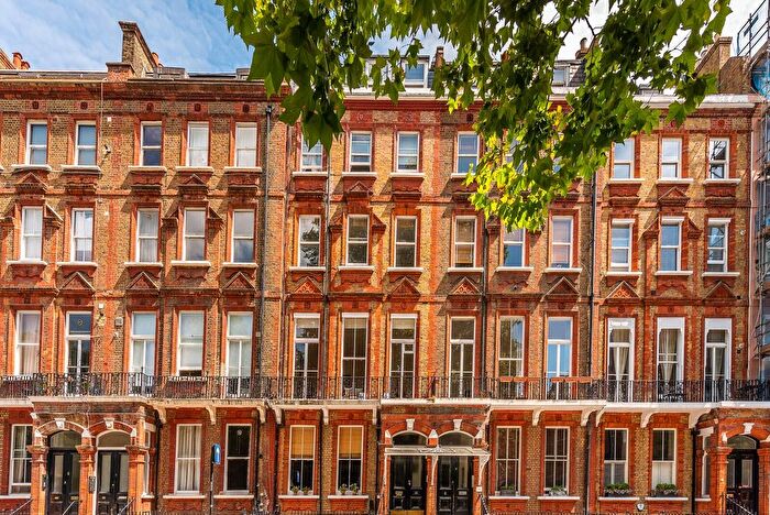Studio To Rent In Nevern Square, Earls Court, London, SW5