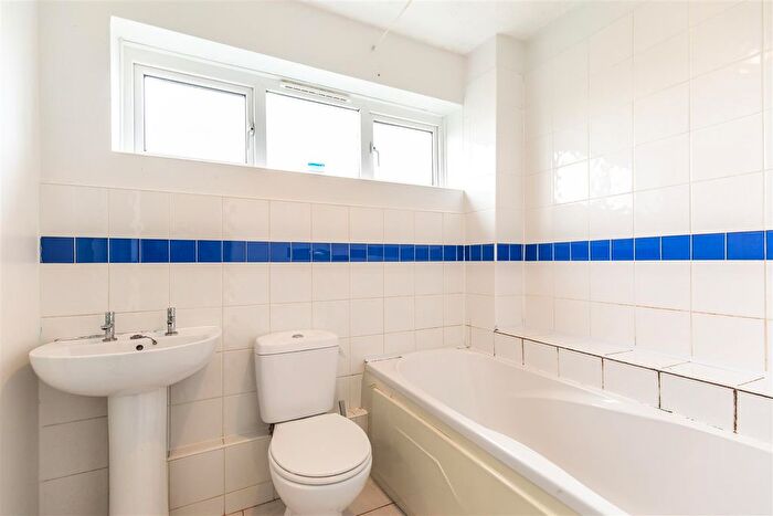 2 Bedroom Maisonette For Sale In Campbell Close, Uckfield, TN22