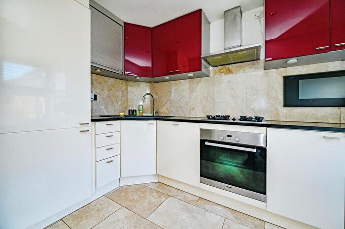 3 Bedroom Terraced House For Sale In Morgan Close, Luton, Bedfordshire, LU4