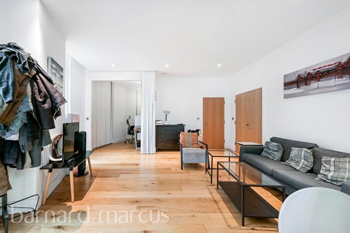 3 Bedroom Flat For Sale In Seager Place, London, SE8