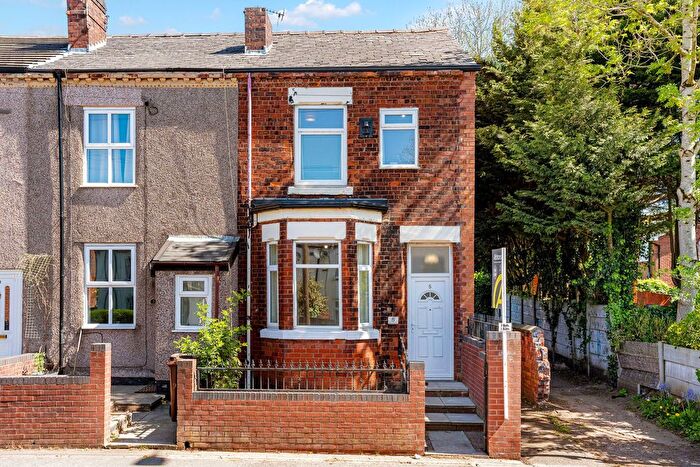 3 Bedroom End Of Terrace House For Sale In Church Street, Golborne, WA3