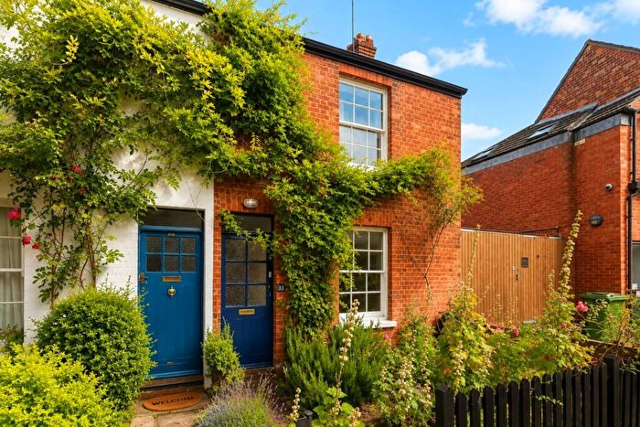 3 Bedroom Semi Detached House For Sale In Alma Place, Oxford, OX4