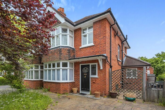 3 Bedroom Semi-Detached House To Rent In Kenilworth Avenue, Reading, RG30