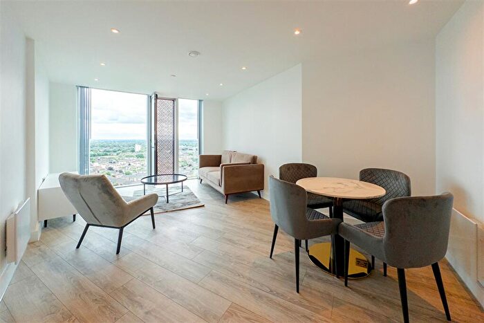 1 Bedroom Property To Rent In Thr, EE60