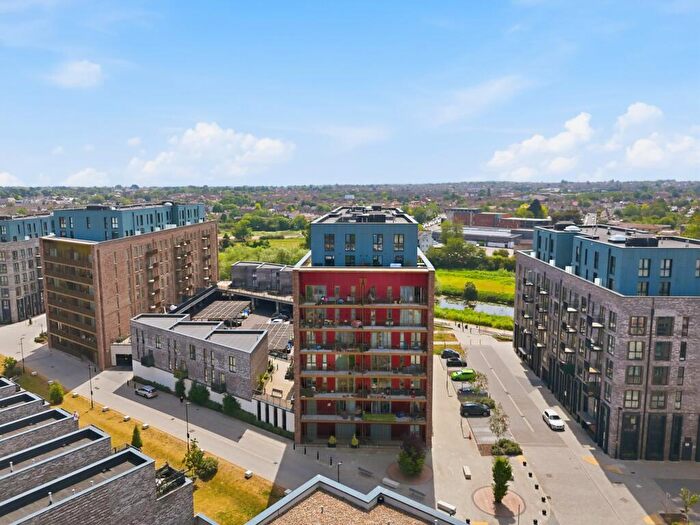 3 Bedroom Apartment For Sale In Wharf Road, CM2