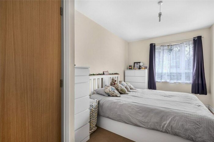 1 Bedroom Flat For Sale In Cherrywood Lodge, Birdwood Avenue, London, SE13
