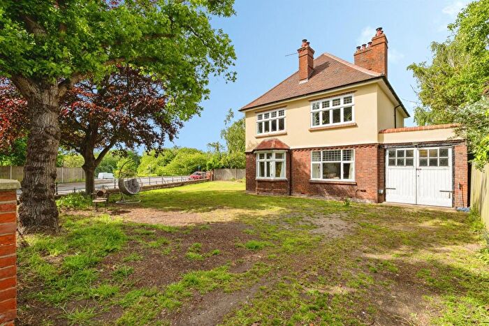 5 Bedroom Detached House For Sale In Victoria Road, Gorleston, Great Yarmouth, NR31