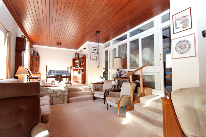 4 Bedroom Detached House For Sale In Studland Drive, Milford On Sea, SO41