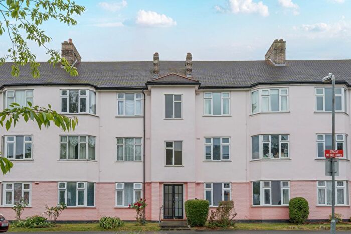 2 Bedroom Flat To Rent In Chinbrook Road, London, SE12