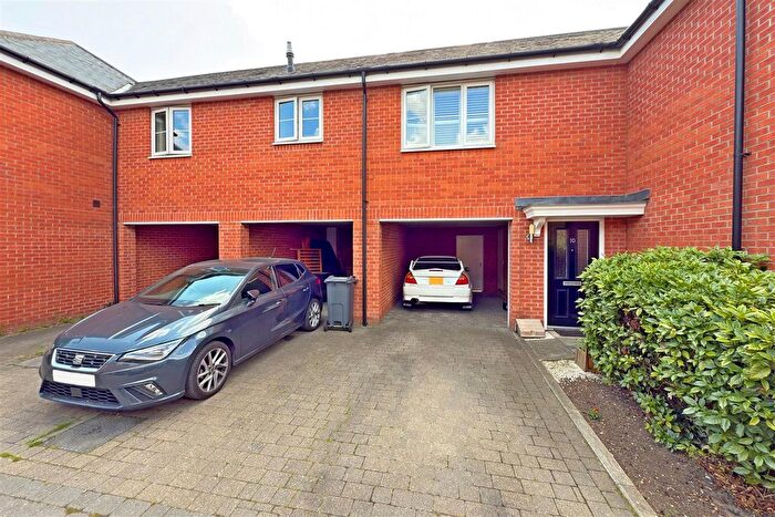 2 Bedroom Maisonette For Sale In Pearson Grove, Chelmsford, CM1