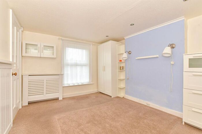 2 Bedroom Detached House For Sale In Hill Street, Ryde, Isle Of Wight, PO33