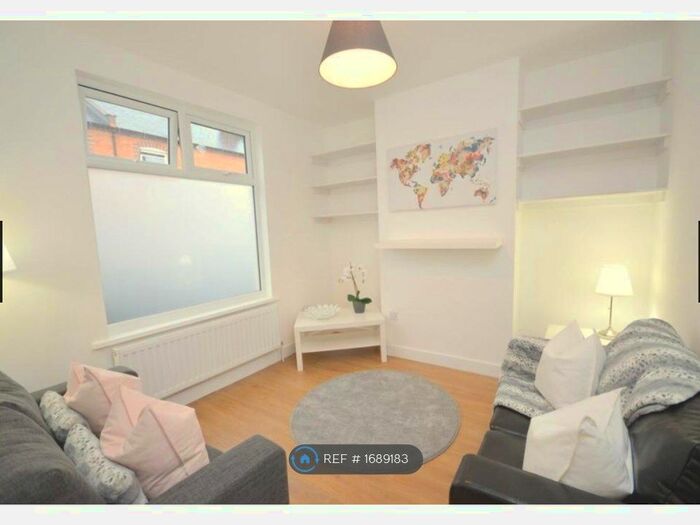 3 Bedroom Terraced House To Rent In Somerset Street, Northampton, NN1