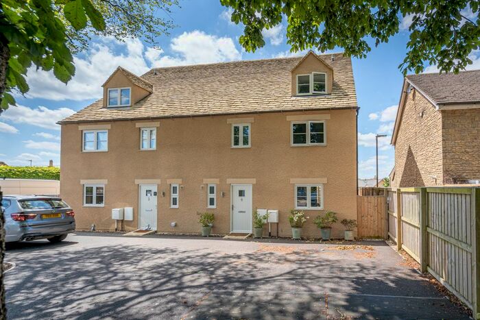 4 Bedroom Semi-Detached House To Rent In Hampton Street, Tetbury, GL8