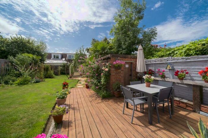 2 Bedroom Cottage For Sale In Charming Cottage - Albert Road, Gurnard, PO31