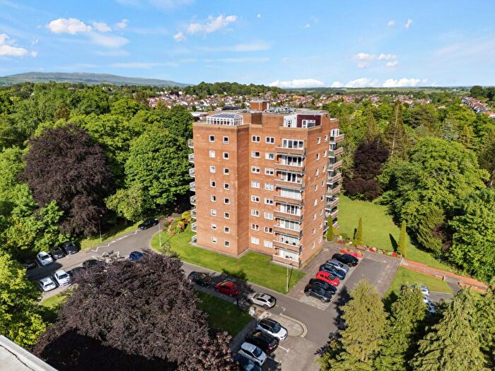 3 Bedroom Flat For Sale In Norwood Park, Bearsden, G61
