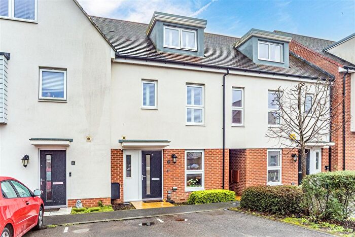 4 Bedroom Town House For Sale In Hawker Drive, Addlestone, KT15