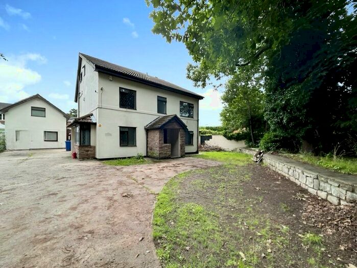 5 Bedroom Detached House To Rent In Church Lane, Bessacarr, Doncaster, South Yorkshire, DN4
