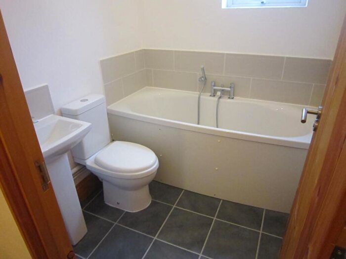 3 Bedroom Terraced House To Rent In Sutton Road, Huthwaite, NG17
