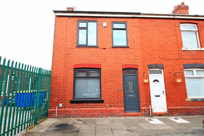 3 Bedroom End Of Terrace House For Sale In Peart Street, Denton, Manchester, M34