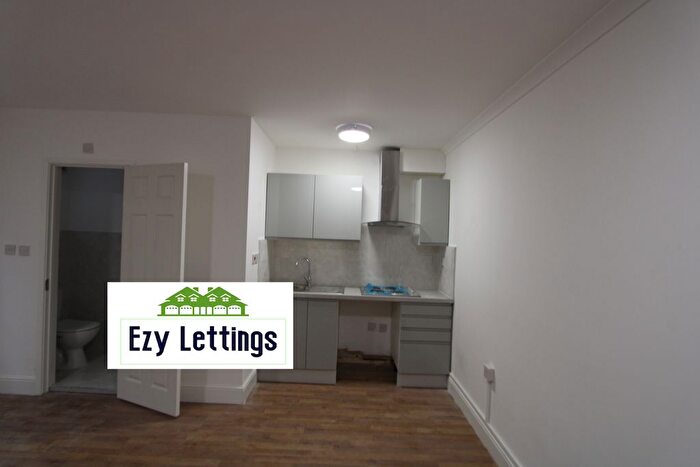 Studio To Rent In Bensham Grove, Thornton Heath, CR7