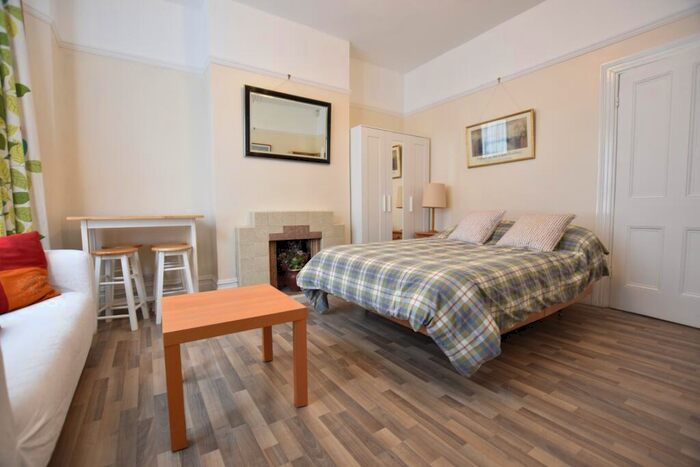 Studio To Rent In Little Heath, Charlton, SE7