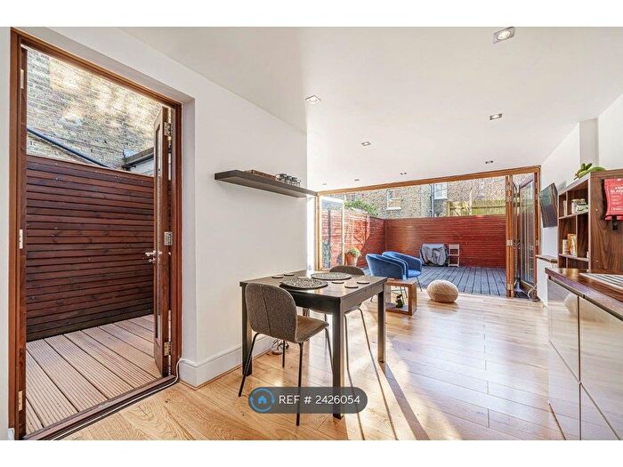 2 Bedroom Flat To Rent In Kellett Rd, London, SW2