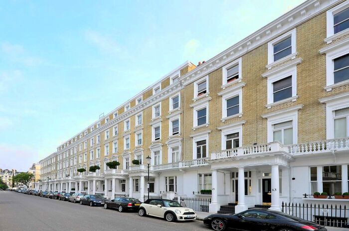 2 Bedroom Maisonette To Rent In Harcourt Terrace, Chelsea, London, SW10