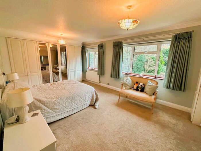 3 Bedroom Detached House For Sale In Woodland Way, Petts Wood East, Kent, BR5