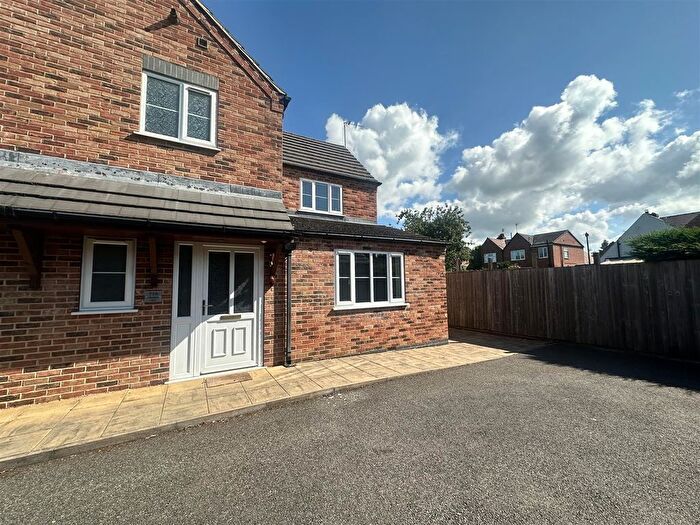 2 Bedroom Property To Rent In Meadow Lane, Chaddesden, Derby, DE21