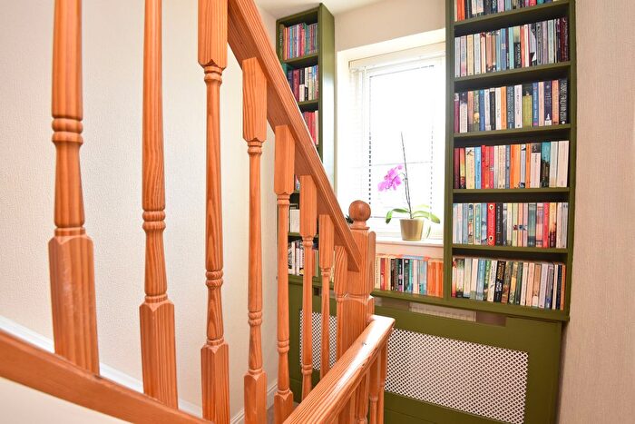 2 Bedroom Terraced House For Sale In Hookstone Avenue, Harrogate, HG2