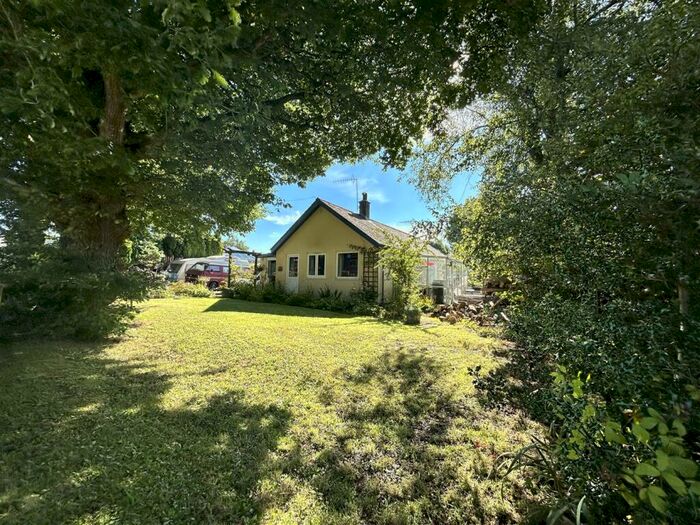 3 Bedroom Bungalow For Sale In Oakford, Llanarth, SA47