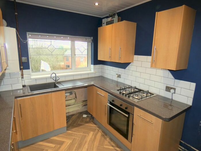 2 Bedroom Maisonette To Rent In Ashcombe Green, Blurton, Stoke-On-Trent, ST3