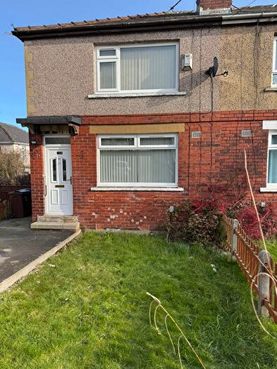 3 Bedroom Semi Detached House To Rent In Musgrave Grove, Bradford, BD2