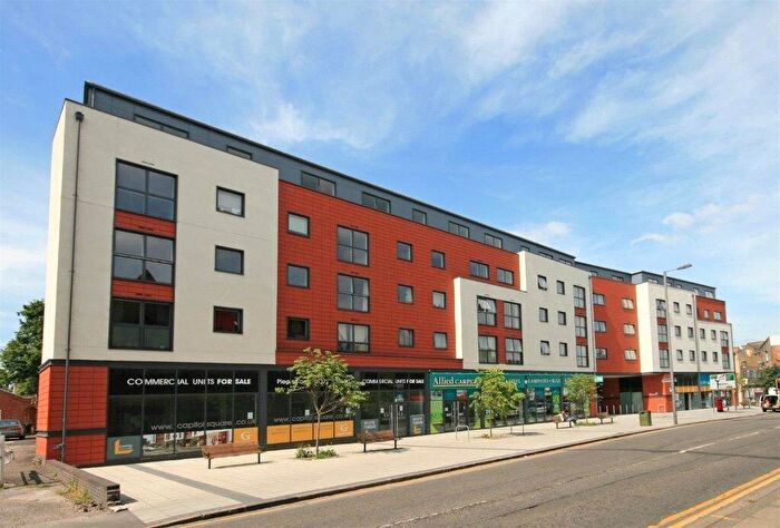 1 Bedroom Flat For Sale In Church Street, Epsom, Surrey, KT17