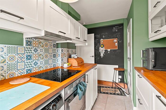 2 Bedroom Flat For Sale In Lesmuir Drive, Glasgow, G14