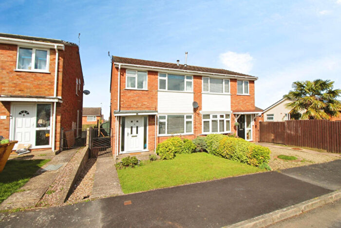 3 Bedroom Semi Detached House For Sale In Burrows Close, Leamington Spa, CV31