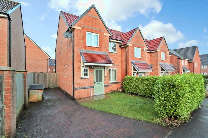 3 Bedroom End Of Terrace House To Rent In Lilac Crescent, Burnopfield, Newcastle Upon Tyne, Durham, NE16